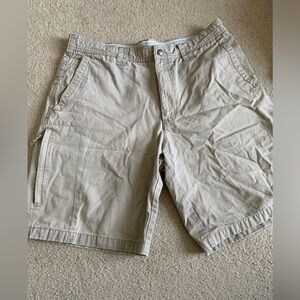 Men’s Columbia brand khaki shorts